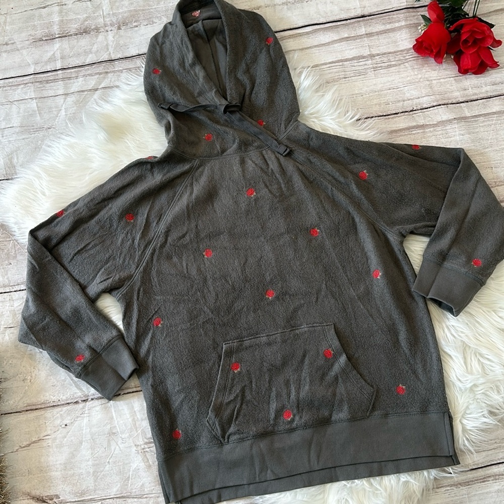 PINK
OUTER FLEECE CAMPUS ROSES HOODIE SIZE SMALL